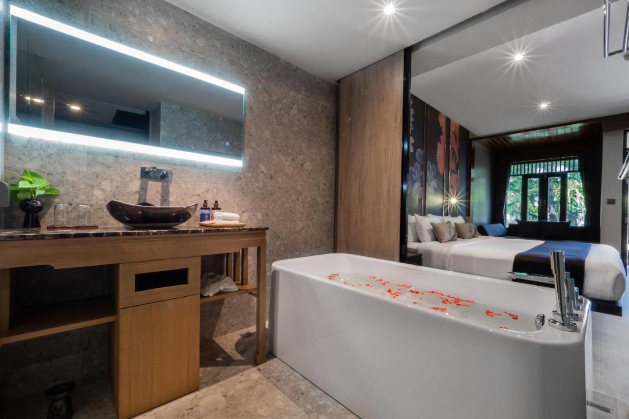 Deluxe Seaside King,1208972077:JPEG