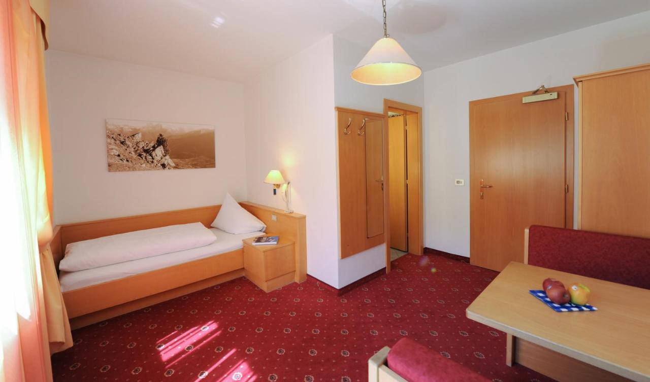 Single Room,1005885697:JPEG