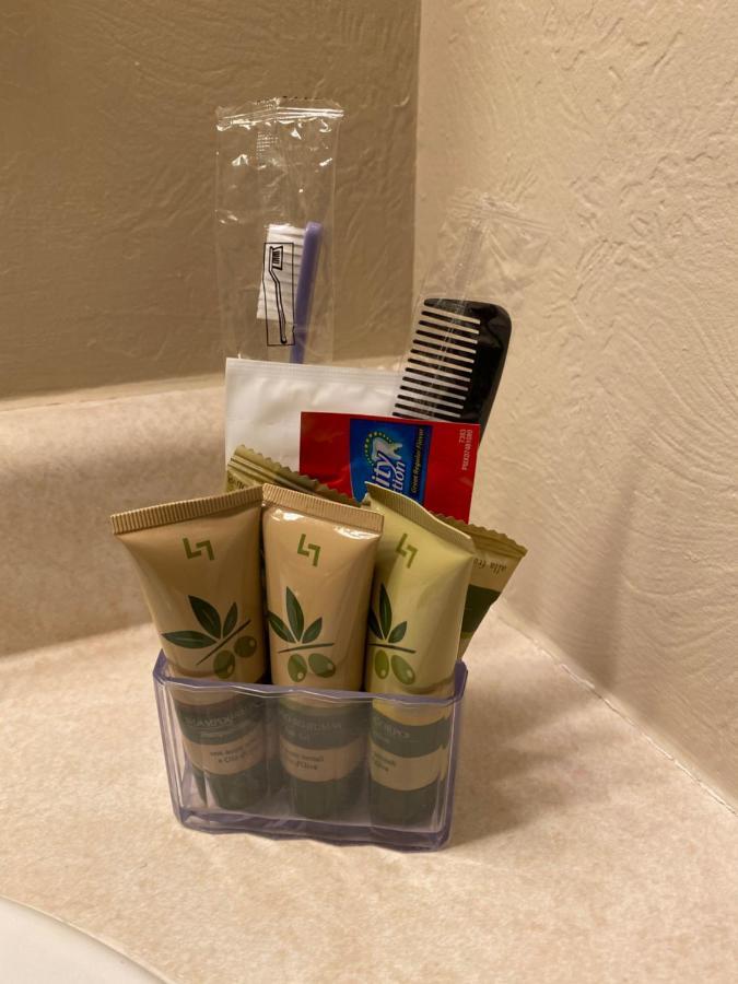 Deluxe Queen Room,1014654409:JPEG