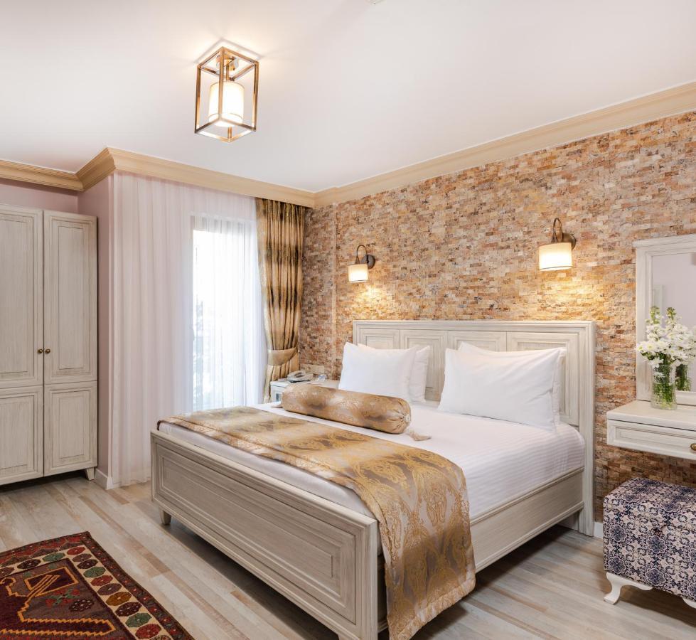 Standard Double Room with Private Bathroom