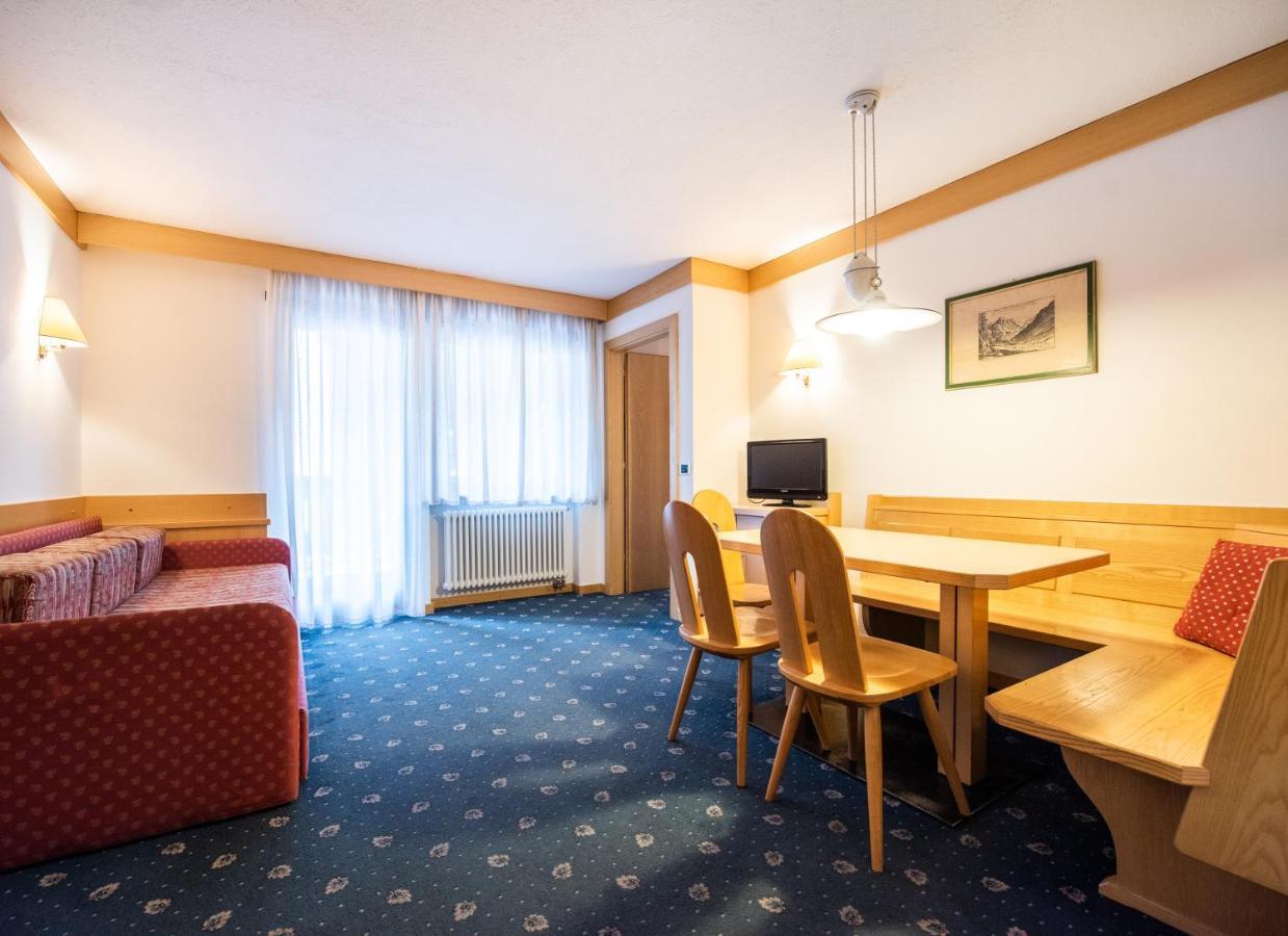 Economy Two-Bedroom Apartment Balcony,1015760791:JPEG