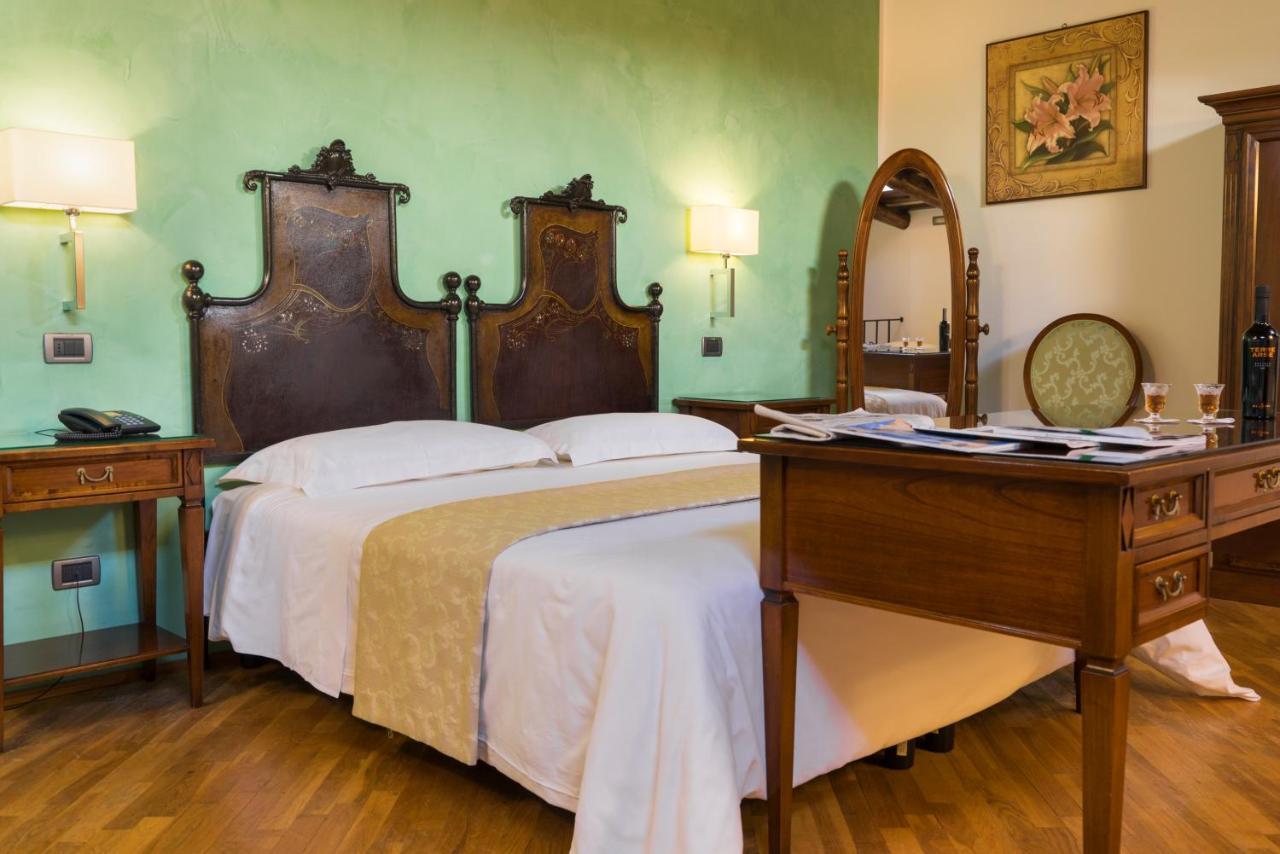 Deluxe Room,1228046348:JPEG