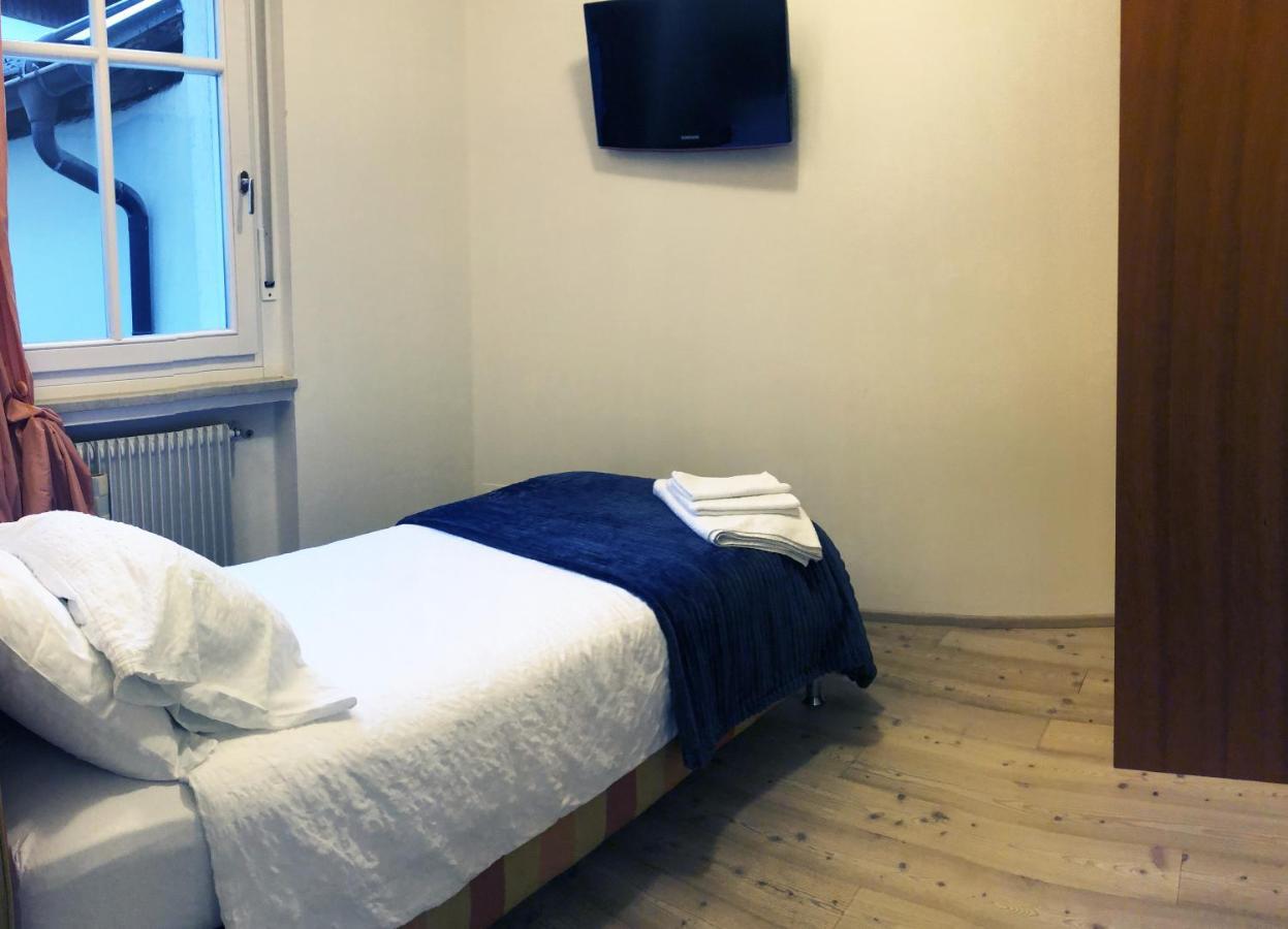 Single Room with Balcony,1043527333:JPEG