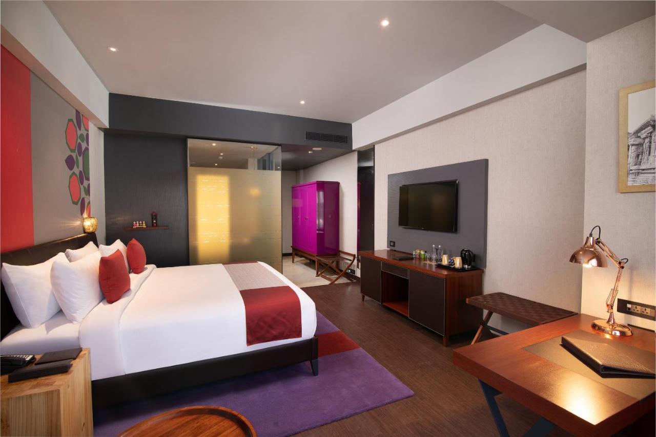 Deluxe King Room with  25% Discount on F&B, Spa and Laundry,1714124292:JPEG