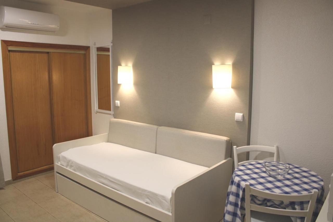 Estudio Familiar (2 adultos + 2 niños)