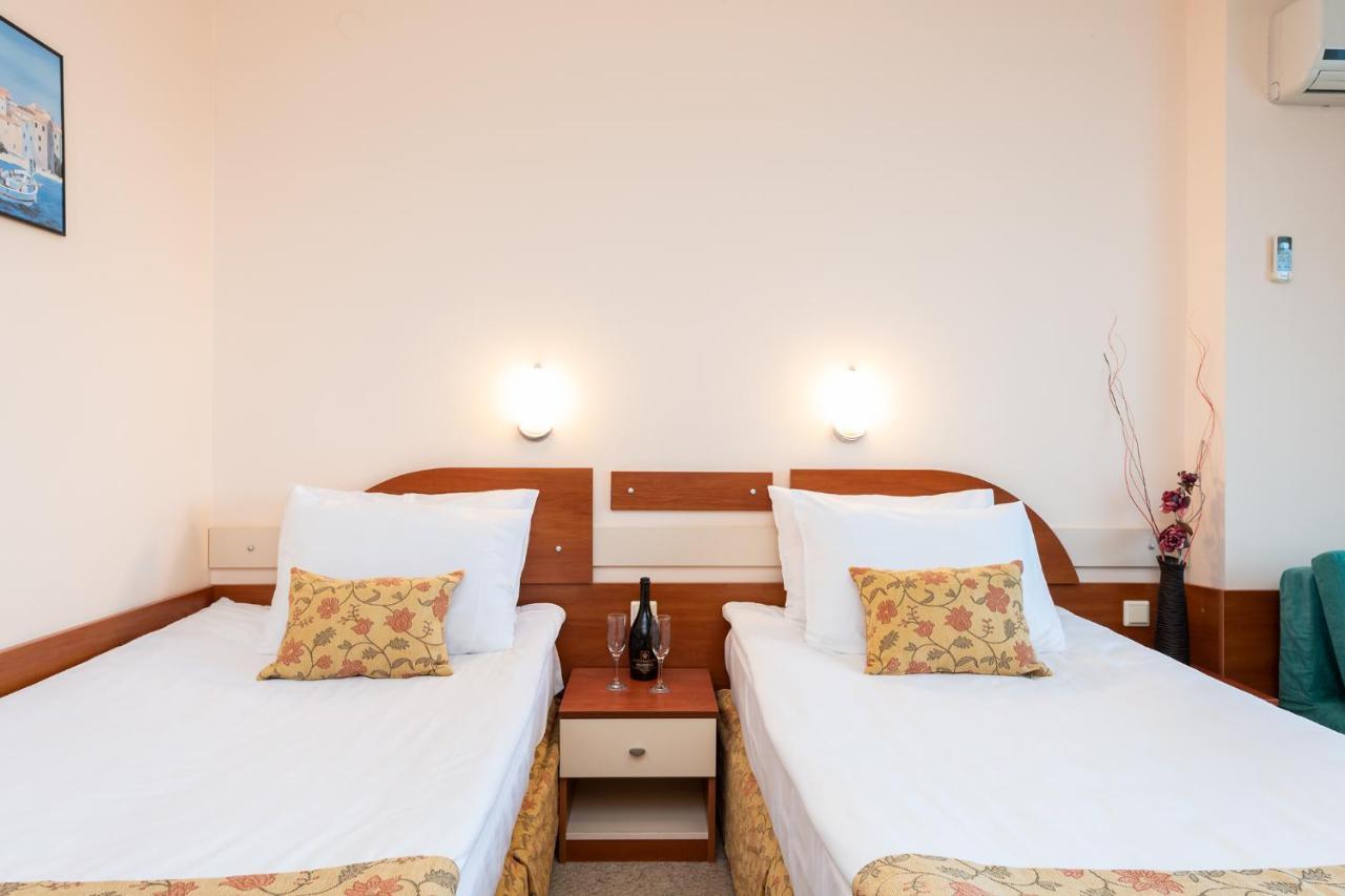 Double Room Frontal Sea View
