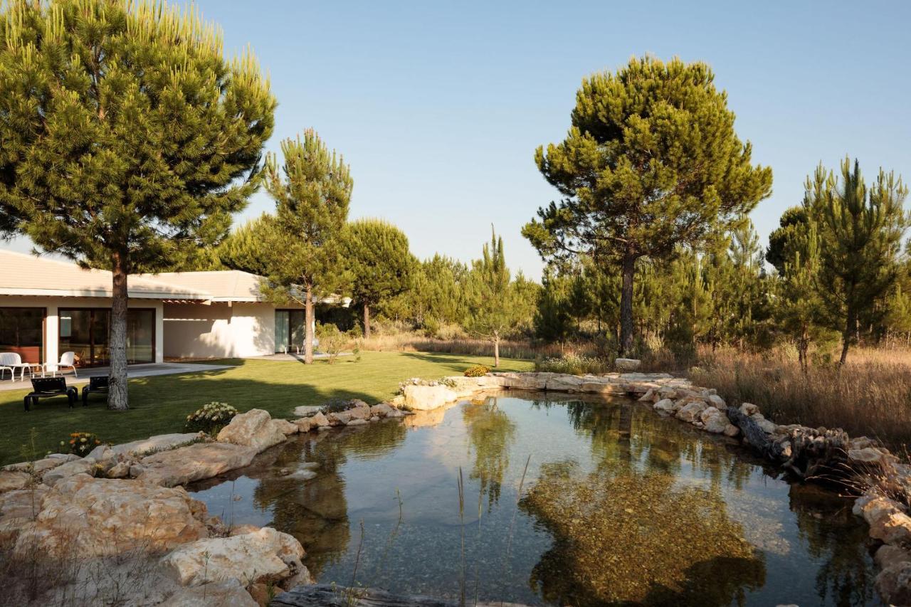 Three-Bedroom Villa with Lake,1270202056:JPEG