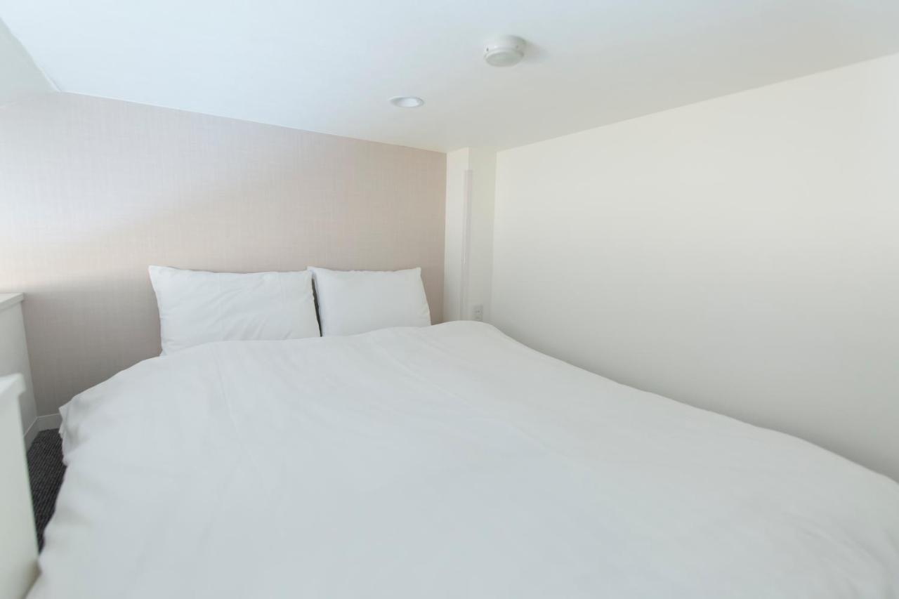 Small Double Room Loft Bed Layout Non-Smoking