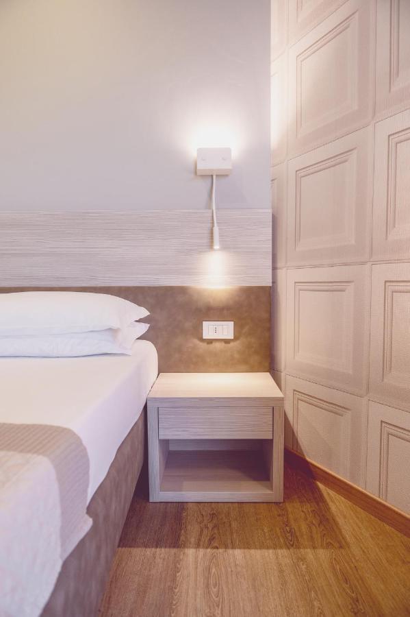 Deluxe Double Room Lateral Sea View