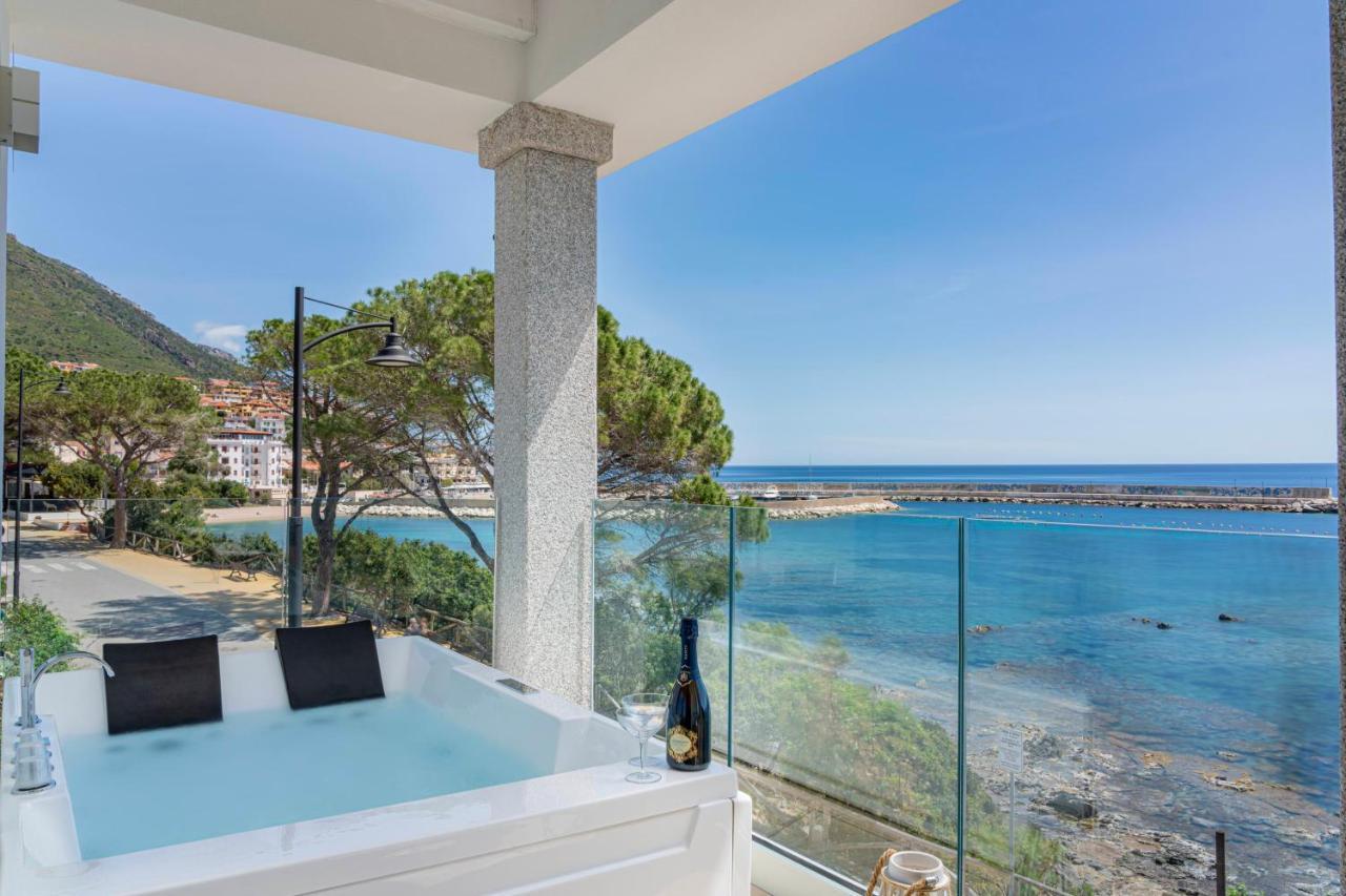 Deluxe Double or Twin Room with Sea View,1113706380:JPEG