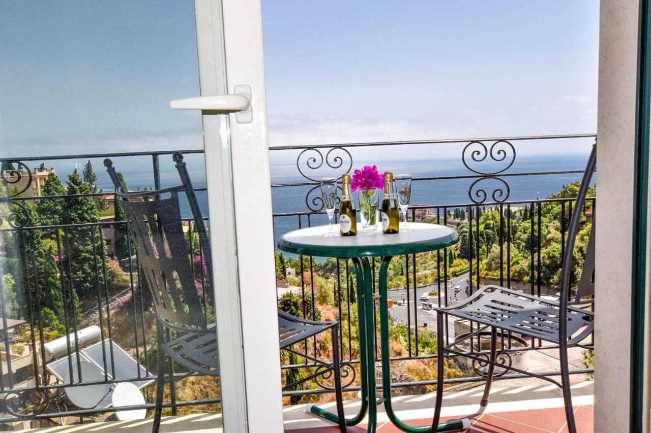 Double or Twin Room Balcony Sea View