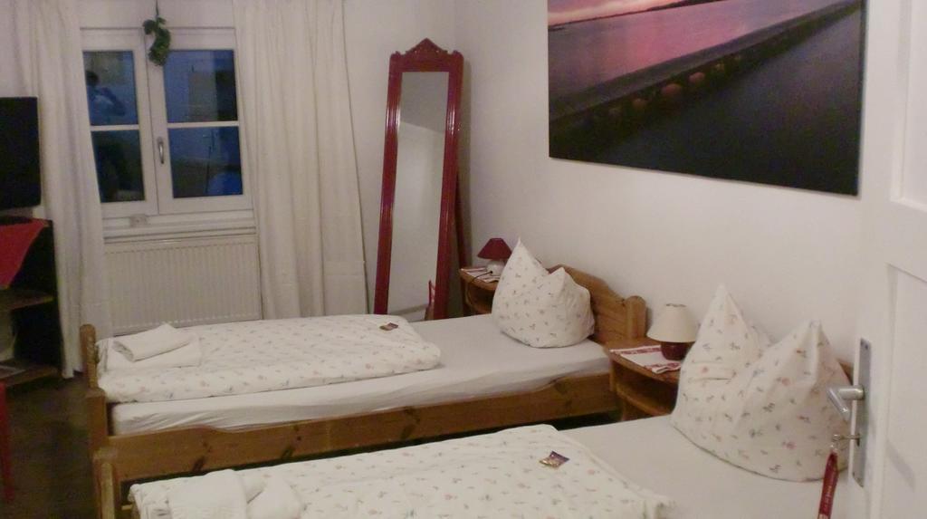 Tweepersoonskamer met Gedeelde Badkamer