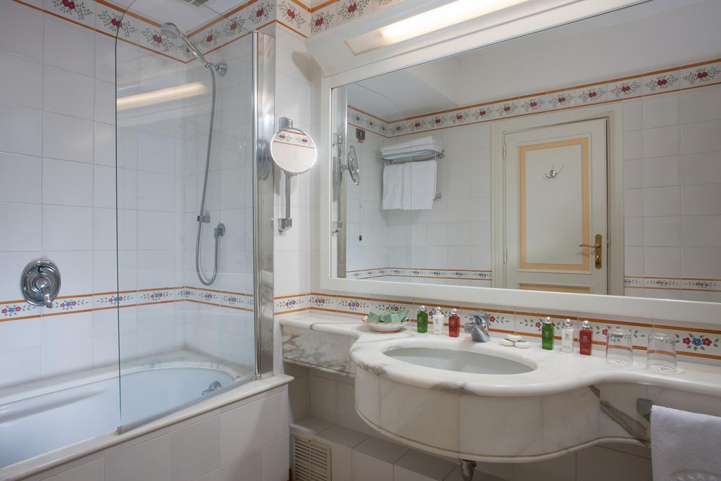 Basic Double or Twin Room