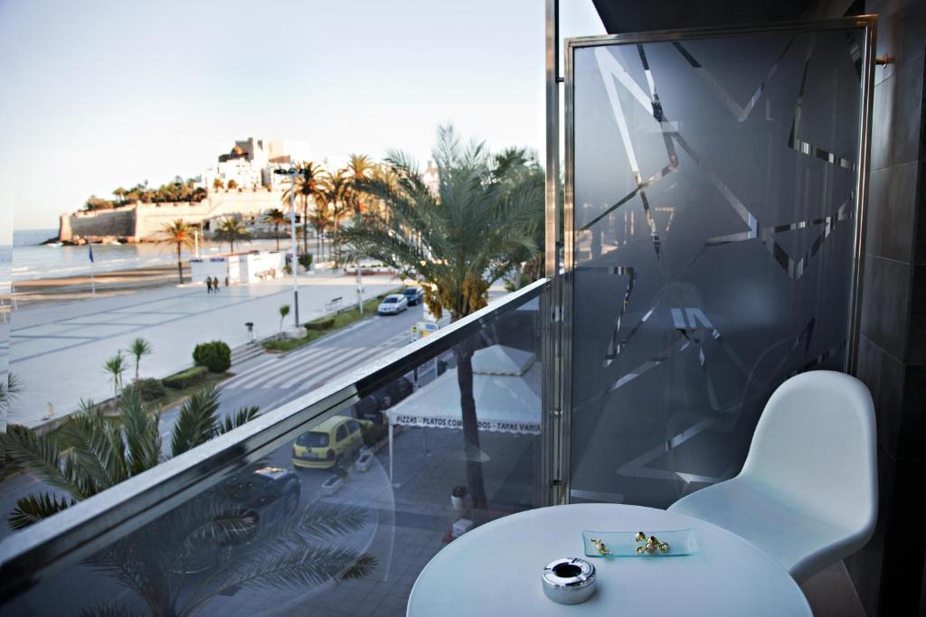 Double or Twin Room Sea View