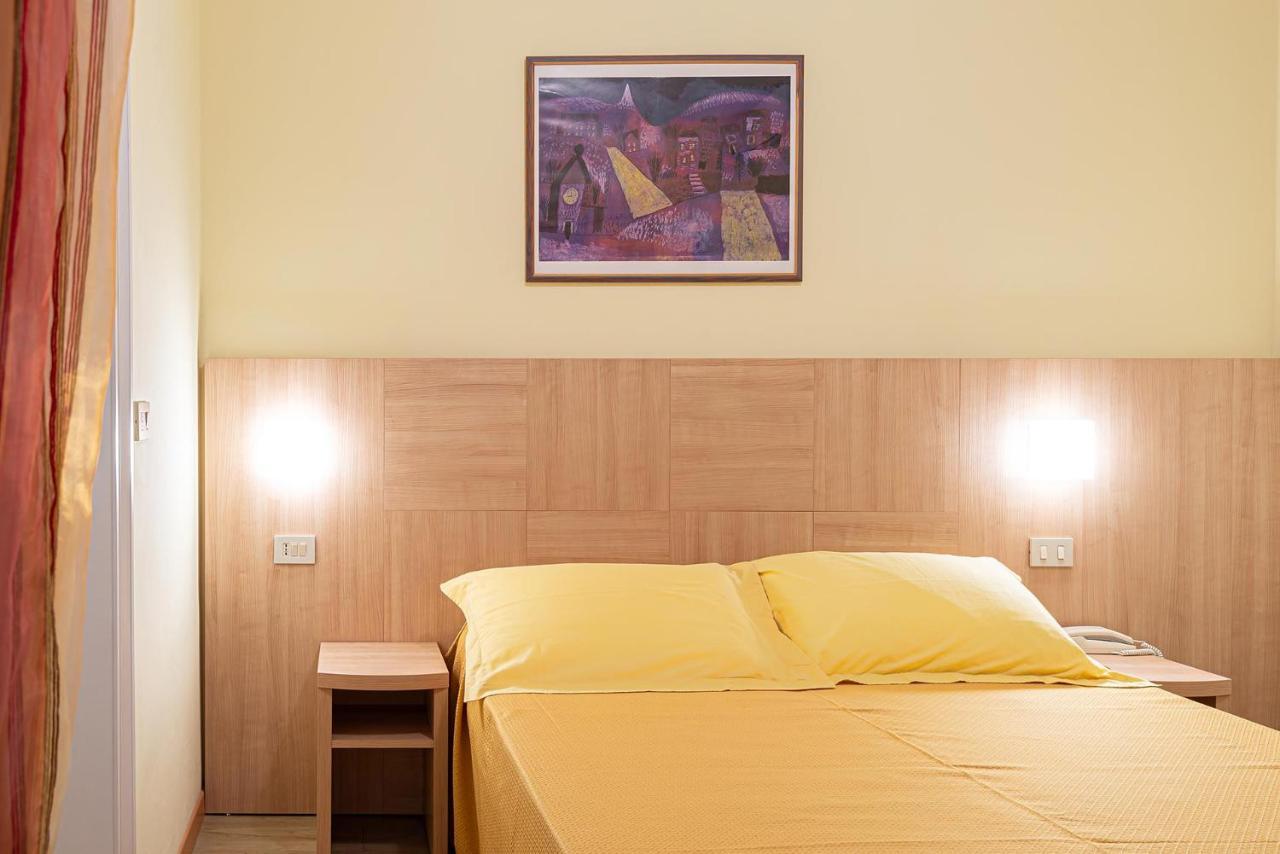 Standard Double or Twin Room,1138387324:JPEG