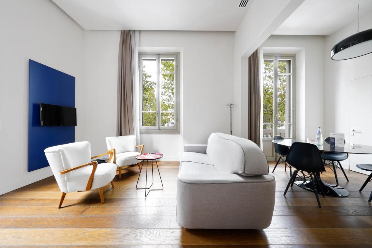 Large 1 Bedroom Apartment with Terrace and Sofa Bed