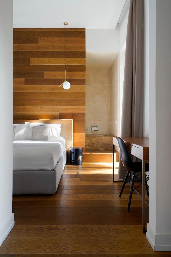 Extra Large Studio with Kitchen and Terrace