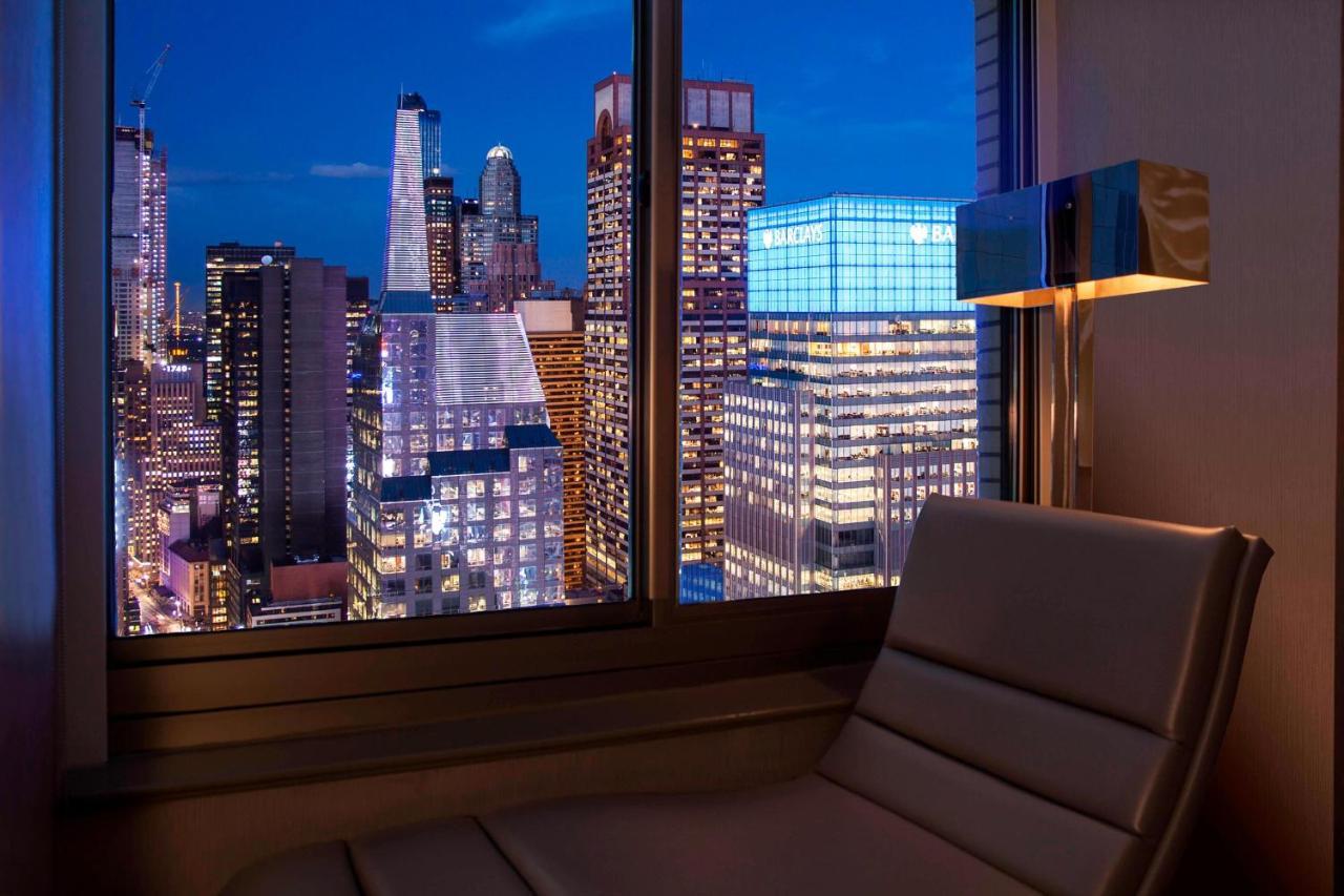 Cool Corner Room 1 King Hudson River view