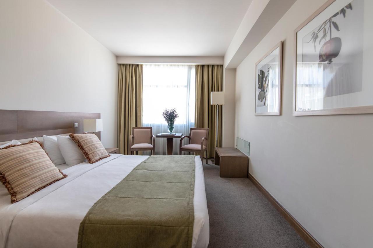 Quarto Superior com Cama de Casal ou 2 de Solteiro