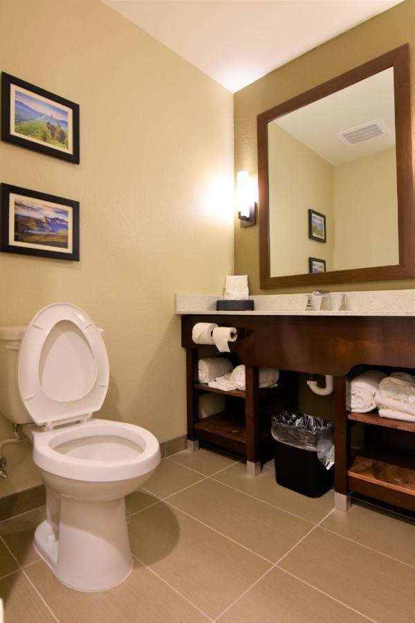 Standard King Room - Non-Smoking,1285662229:JPEG