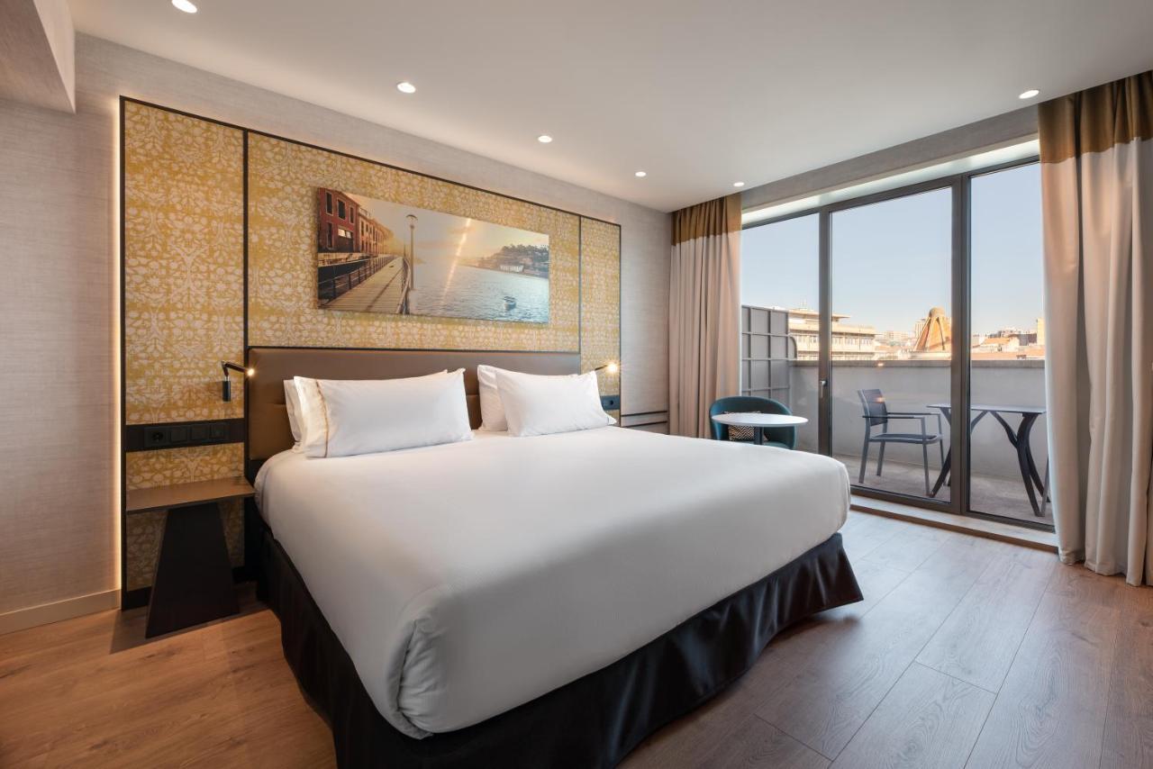 Deluxe Double Room Balcony Aliados View