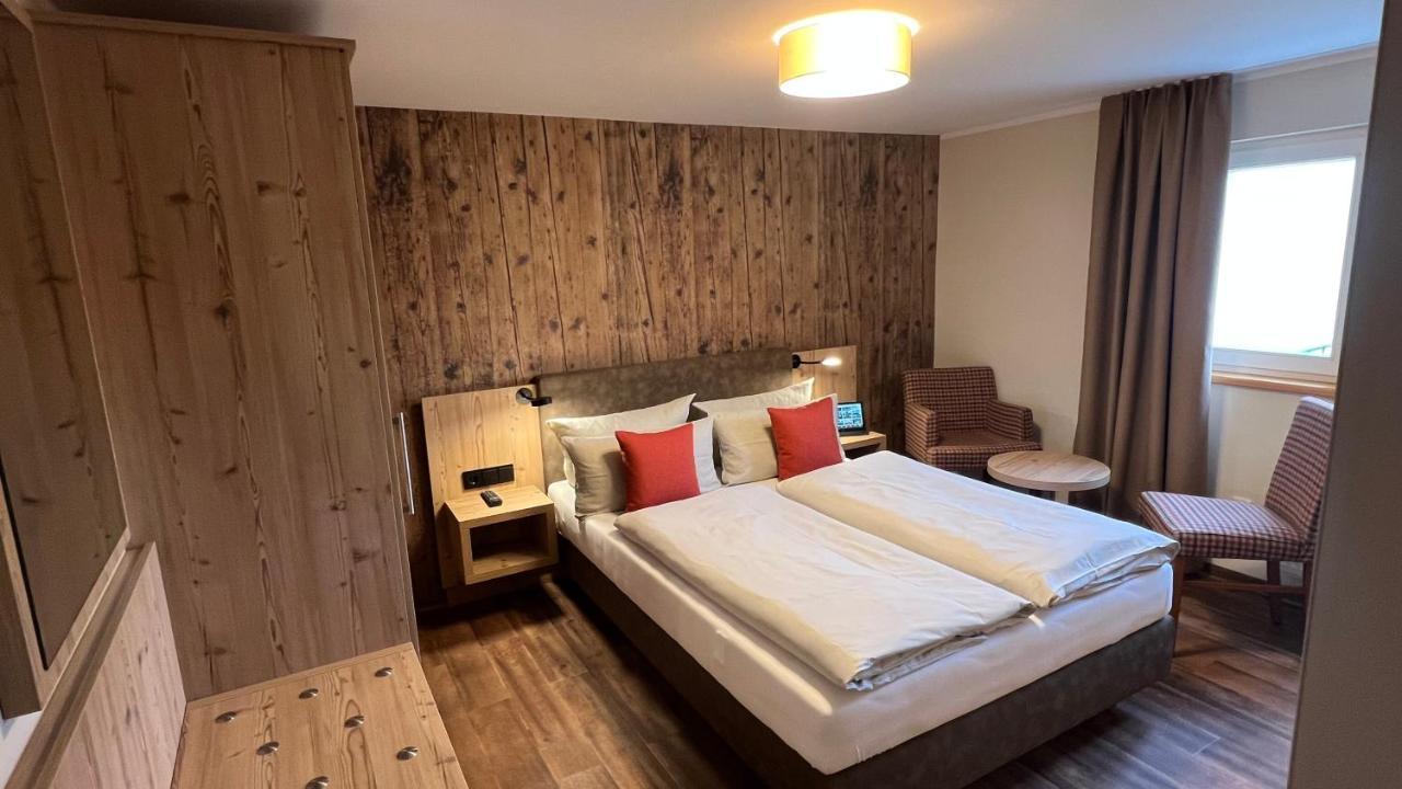 Standard Queen Room,1189684000:JPEG
