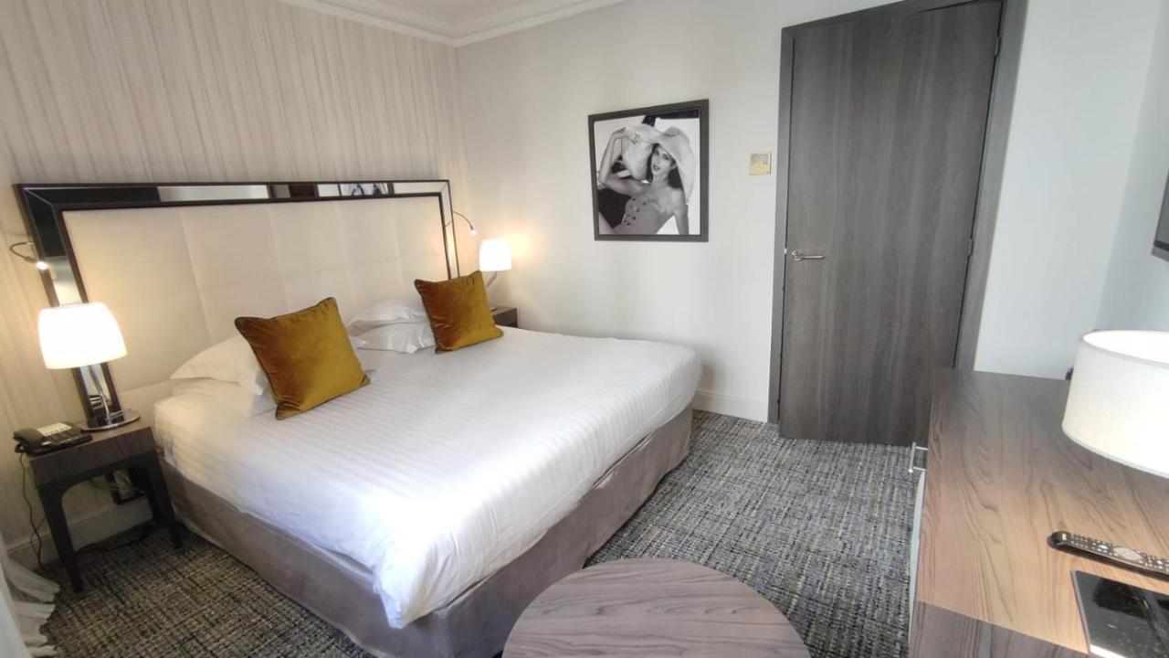 Privilege Room