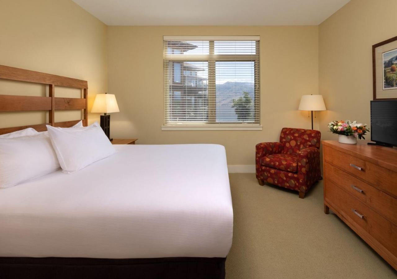 One-Bedroom Suite Mountain View