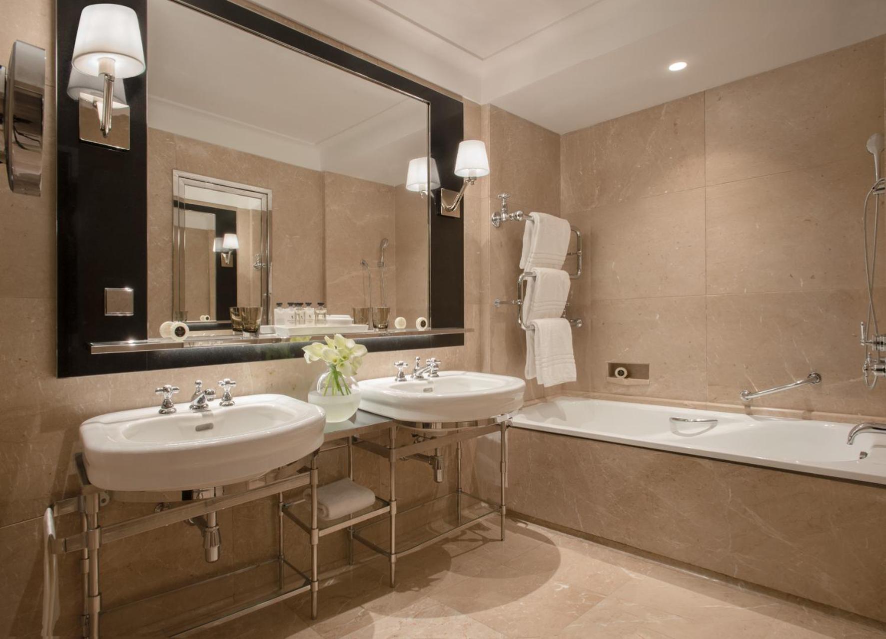 Chambre Lit King-Size de Luxe - Vue sur Parc