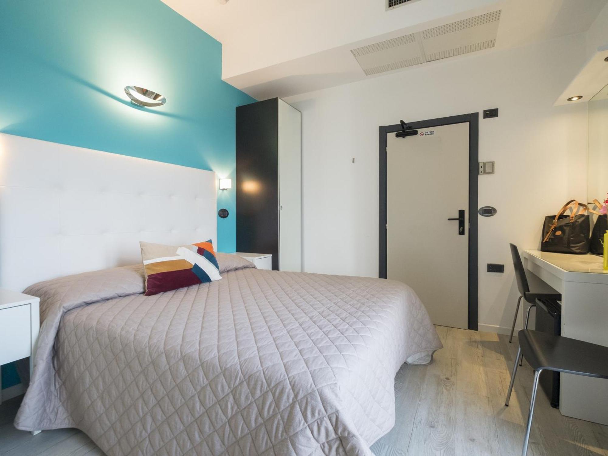 Double or Twin Room Sea View