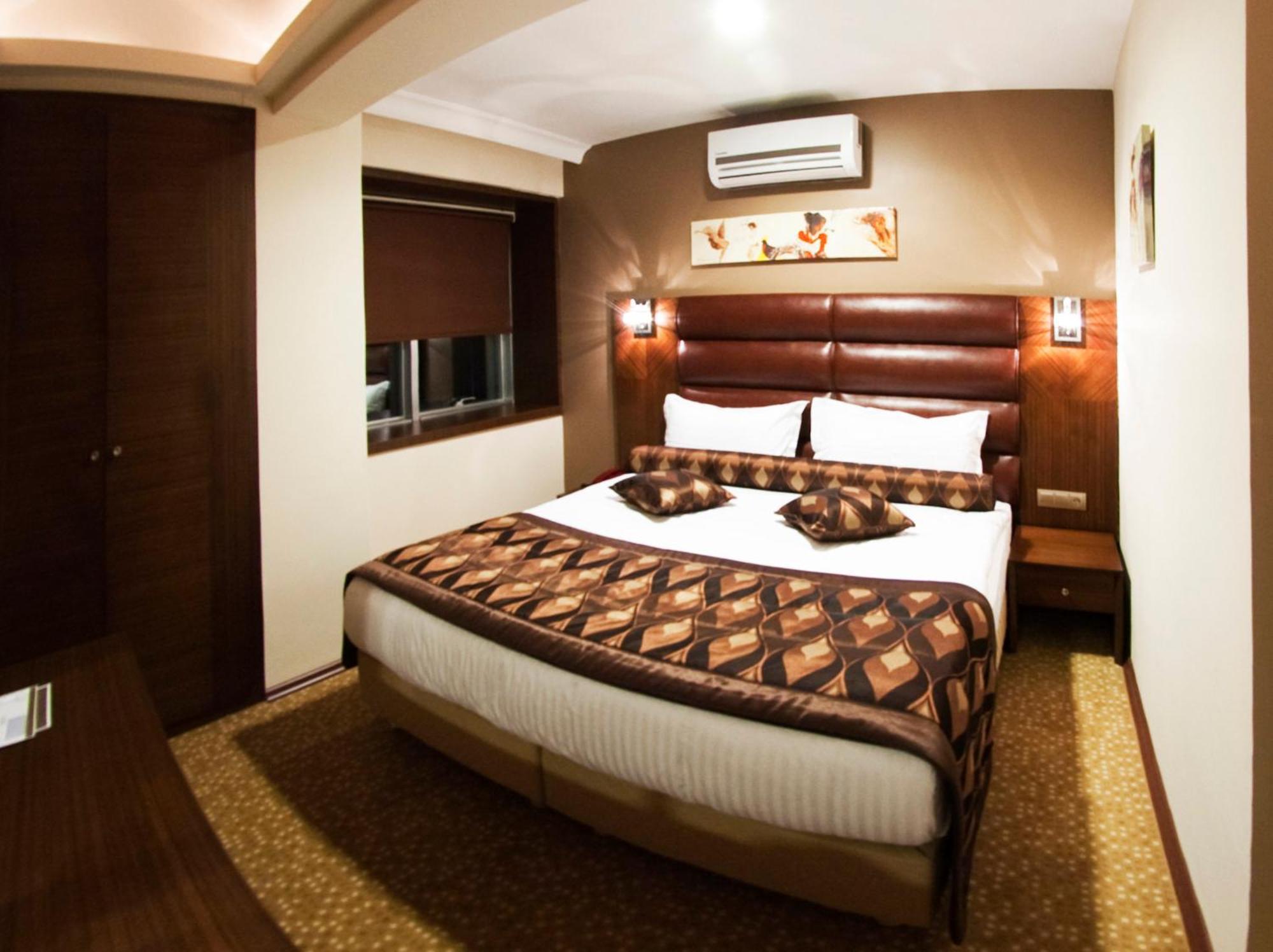 Standard Double or Twin Room,1210034527:JPEG