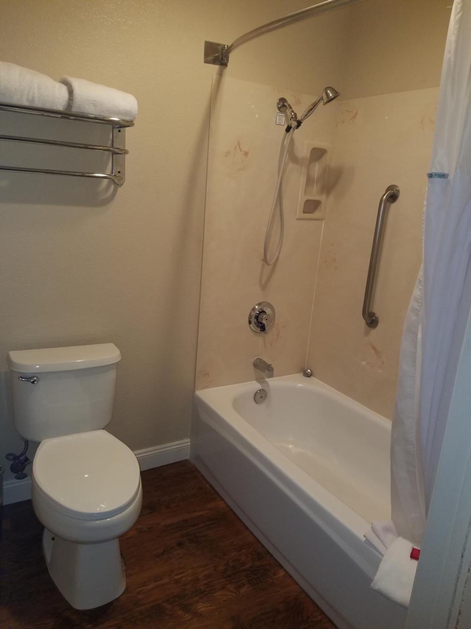 King Studio - Non-Smoking,1211940877:JPEG