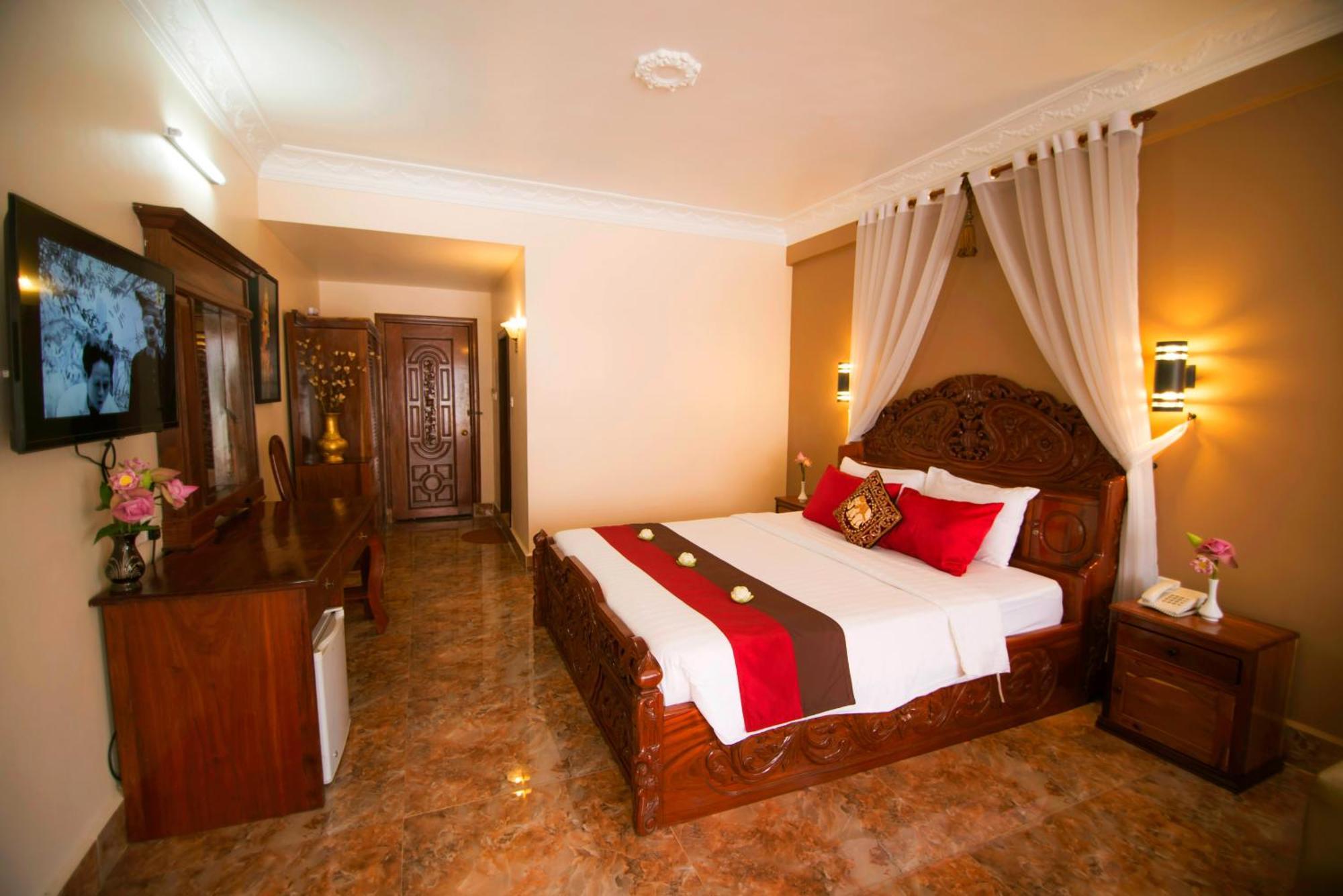 Royal Suite,1213225093:JPEG