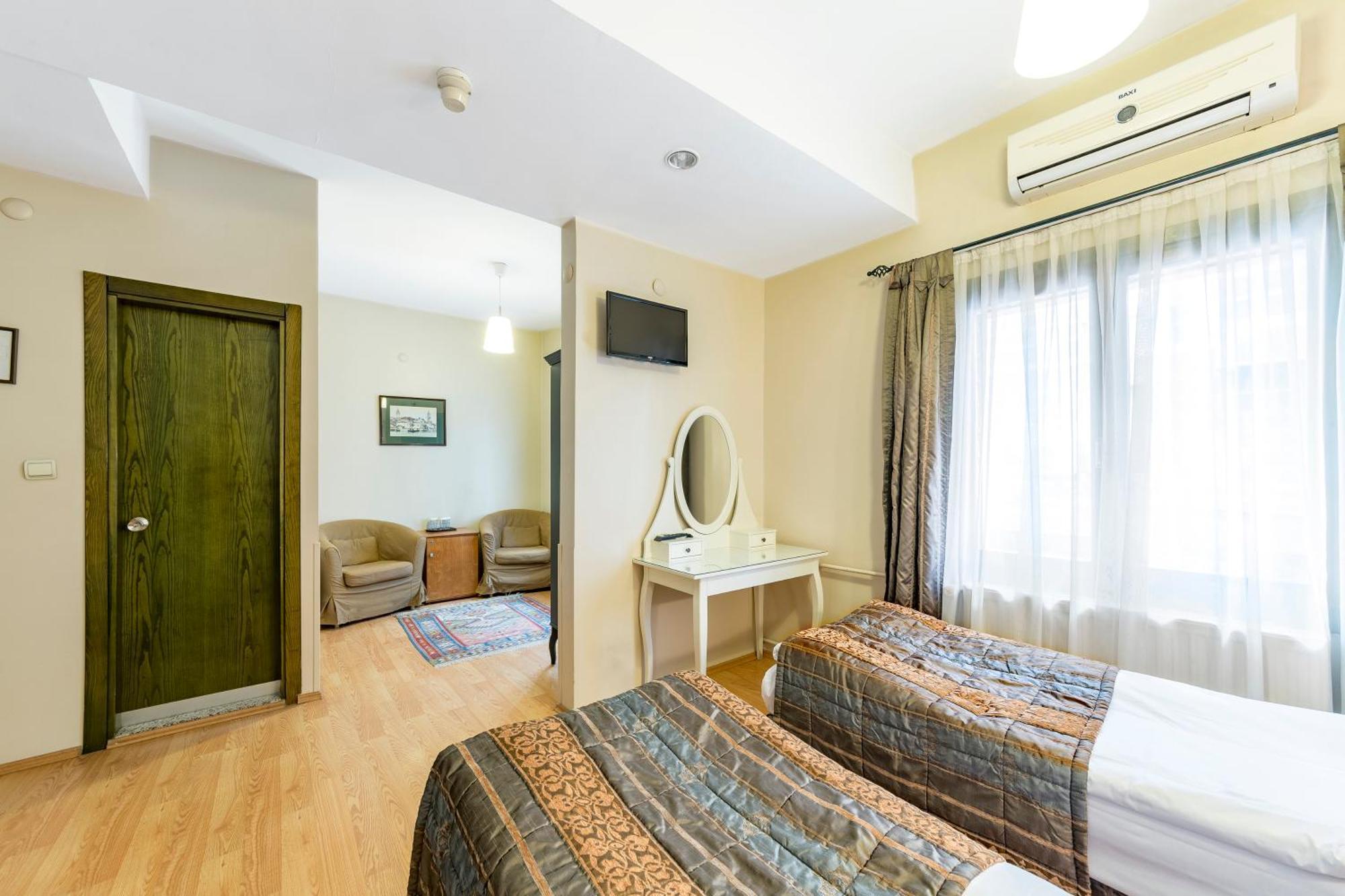 Triple Room,1708246622:JPEG