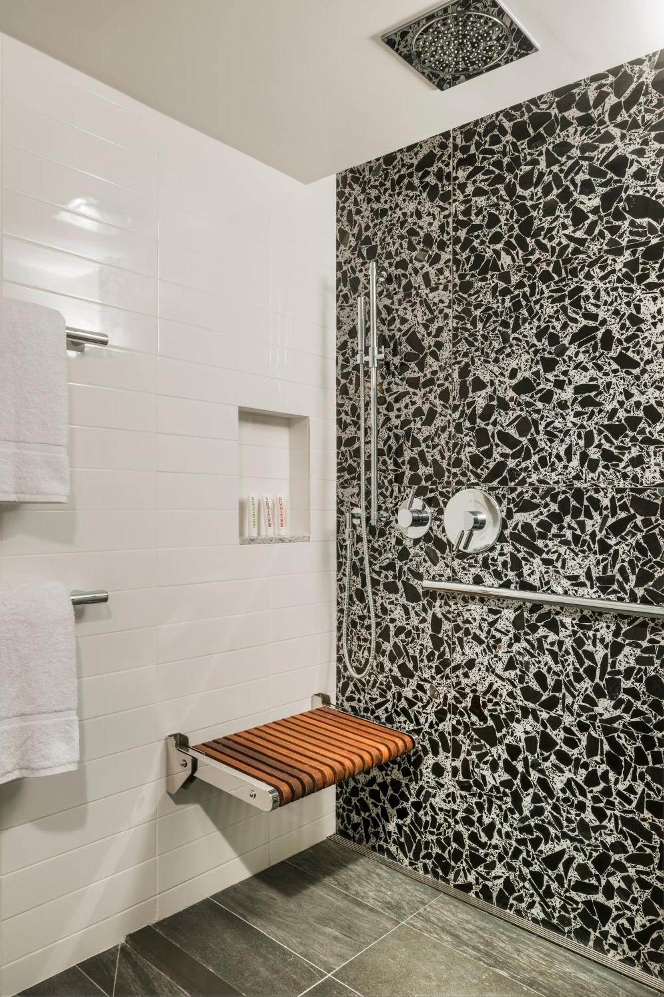 Superior King Junior Suite