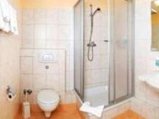 Double Room Shower