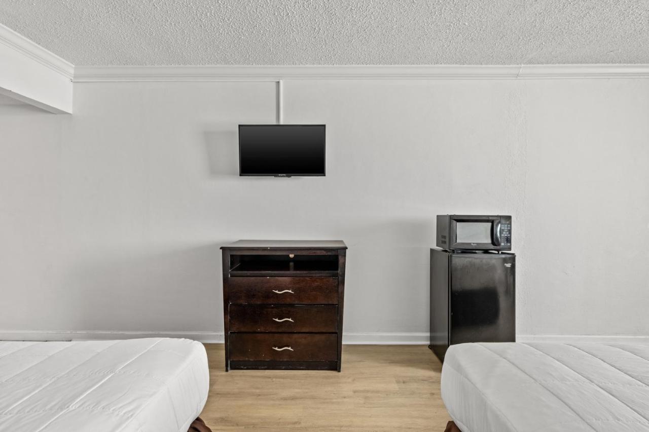 Standard Room with Microwave/Fridge,1232585684:JPEG