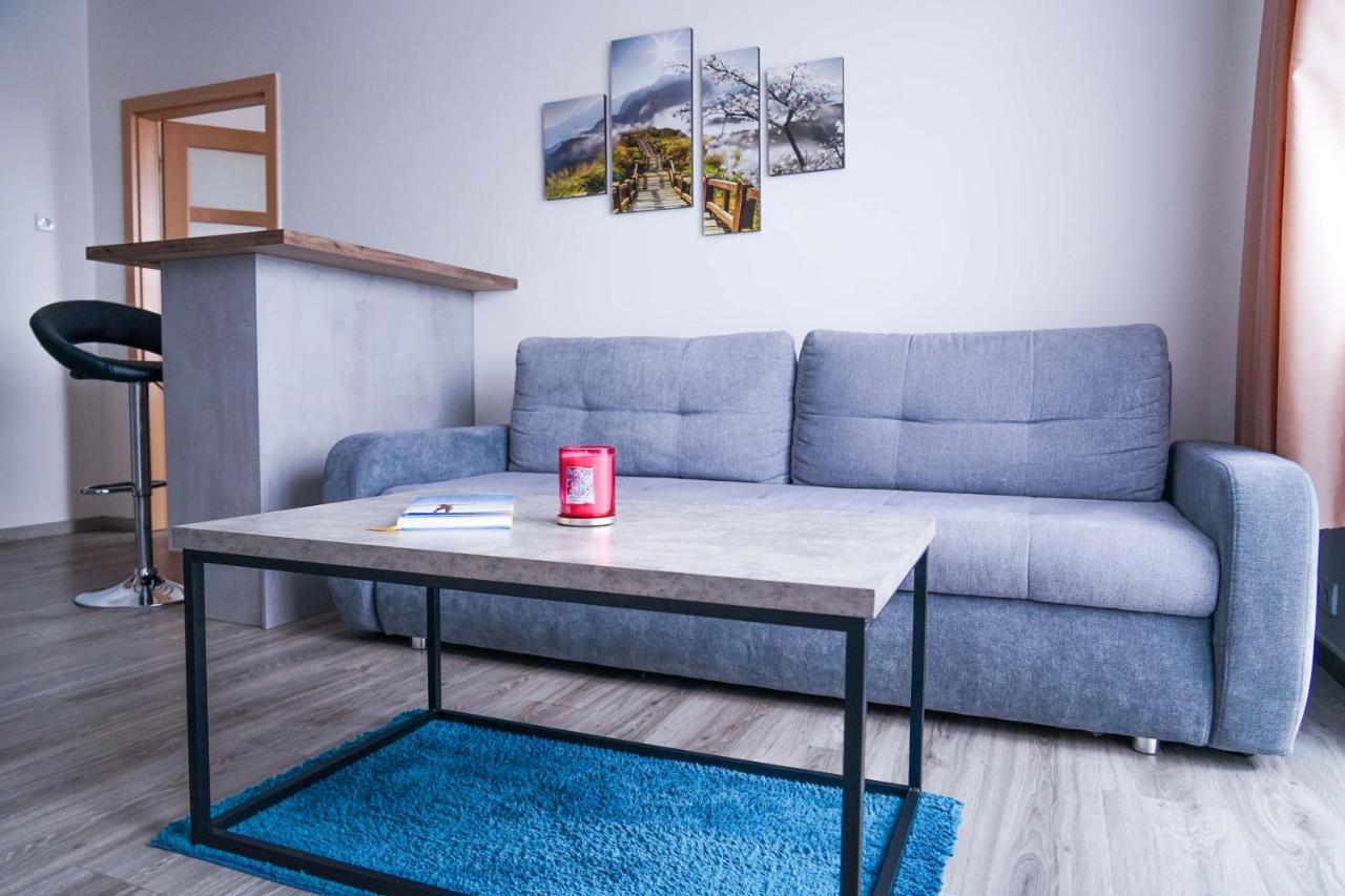 Two-Bedroom Apartment with Balcony,1237584553:JPEG