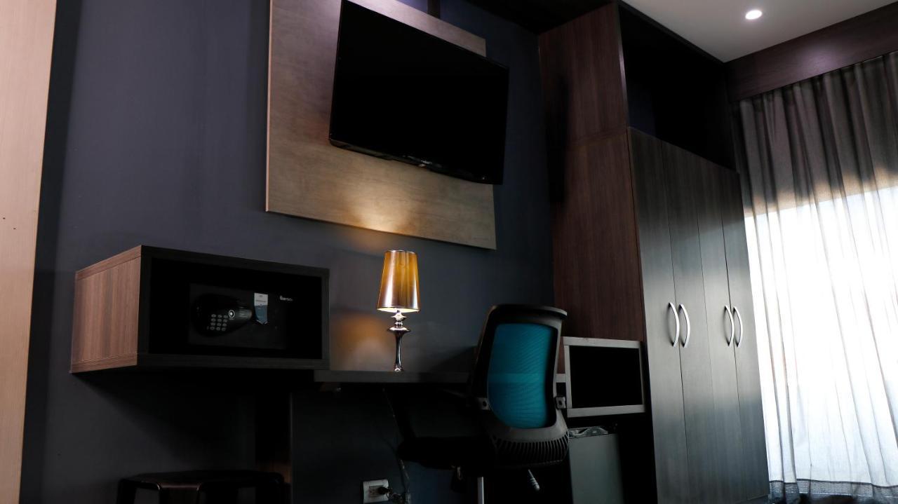 Quarto com 2 Camas de Solteiro