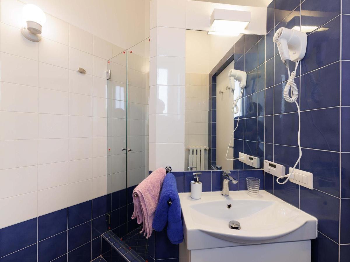 Triple Room Private Bathroom