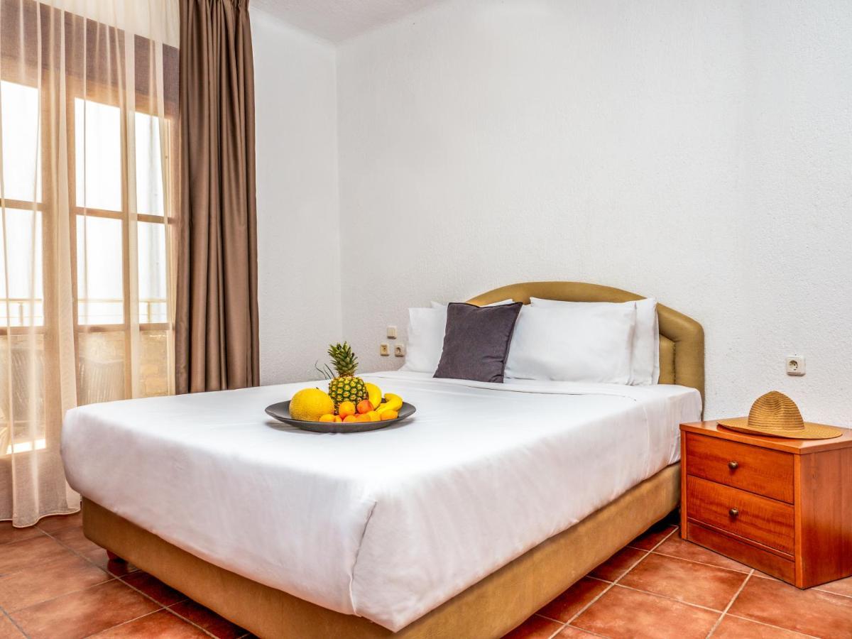 Studio with Sea View,1248516154:JPEG