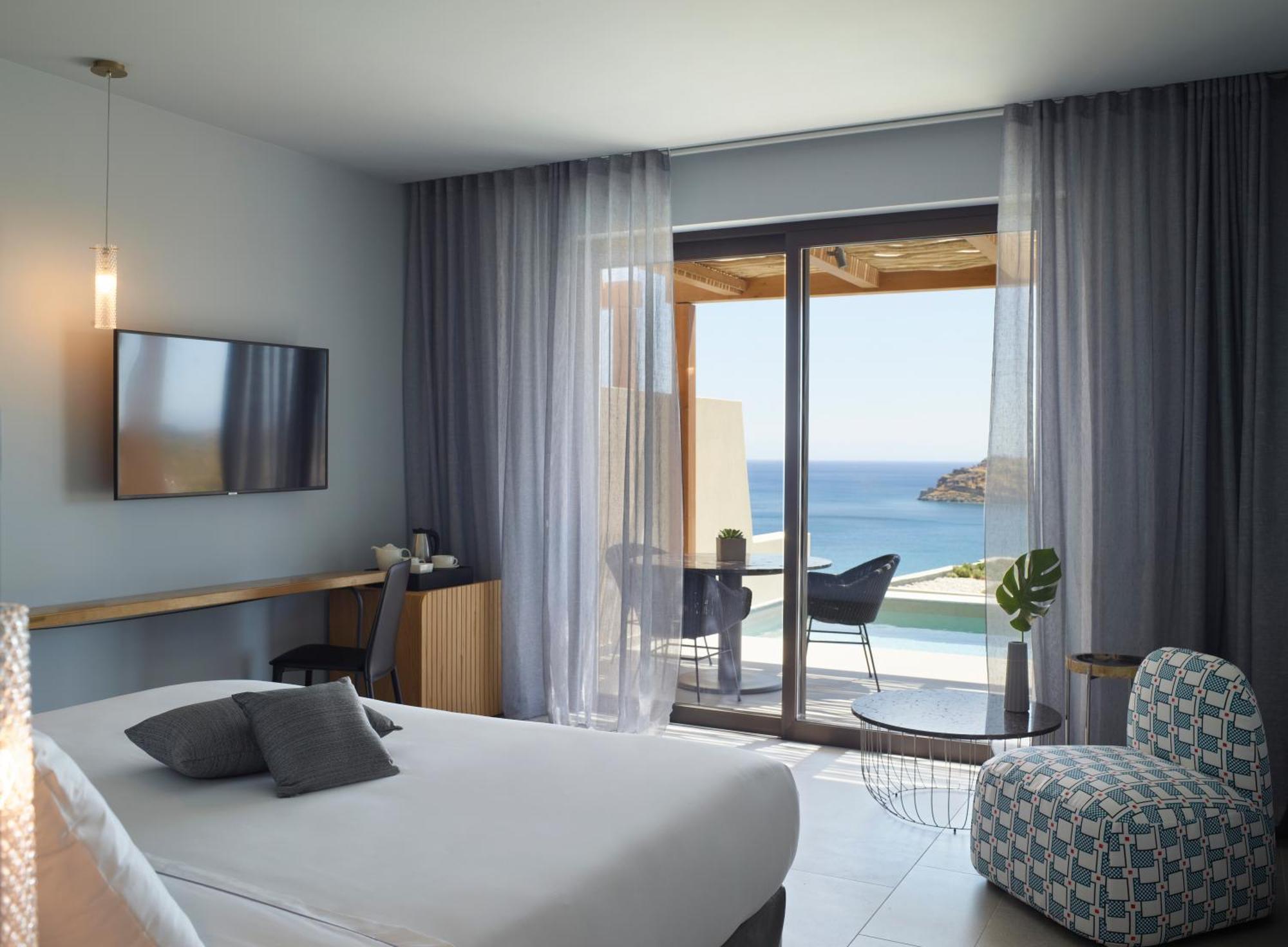 Superior Room with Private Pool Sea View,1259869906:JPEG