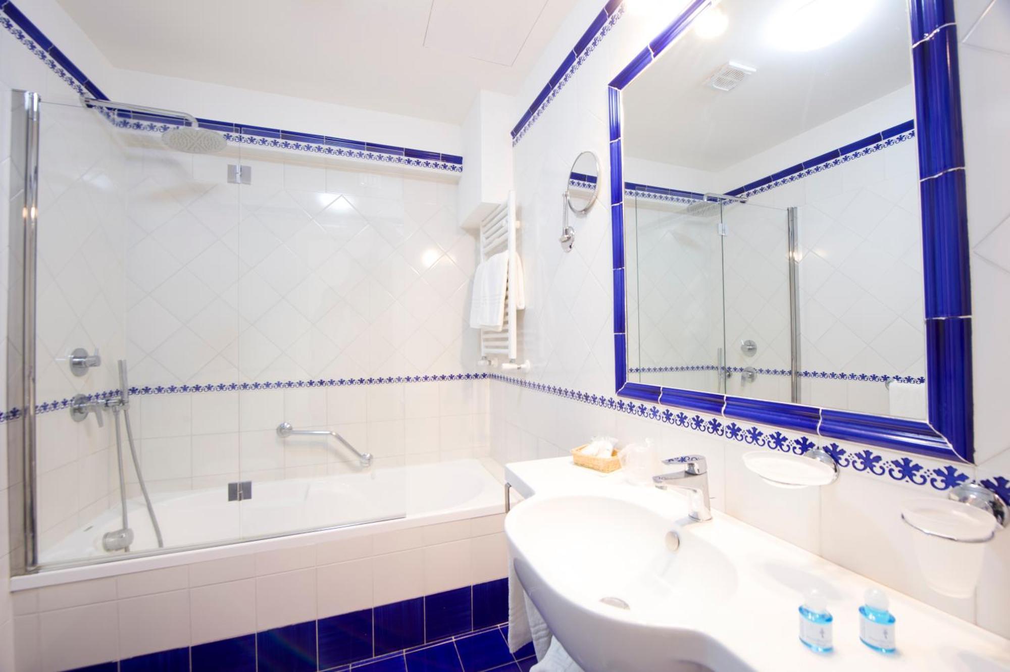 Superior Double Room Balcony Sea View
