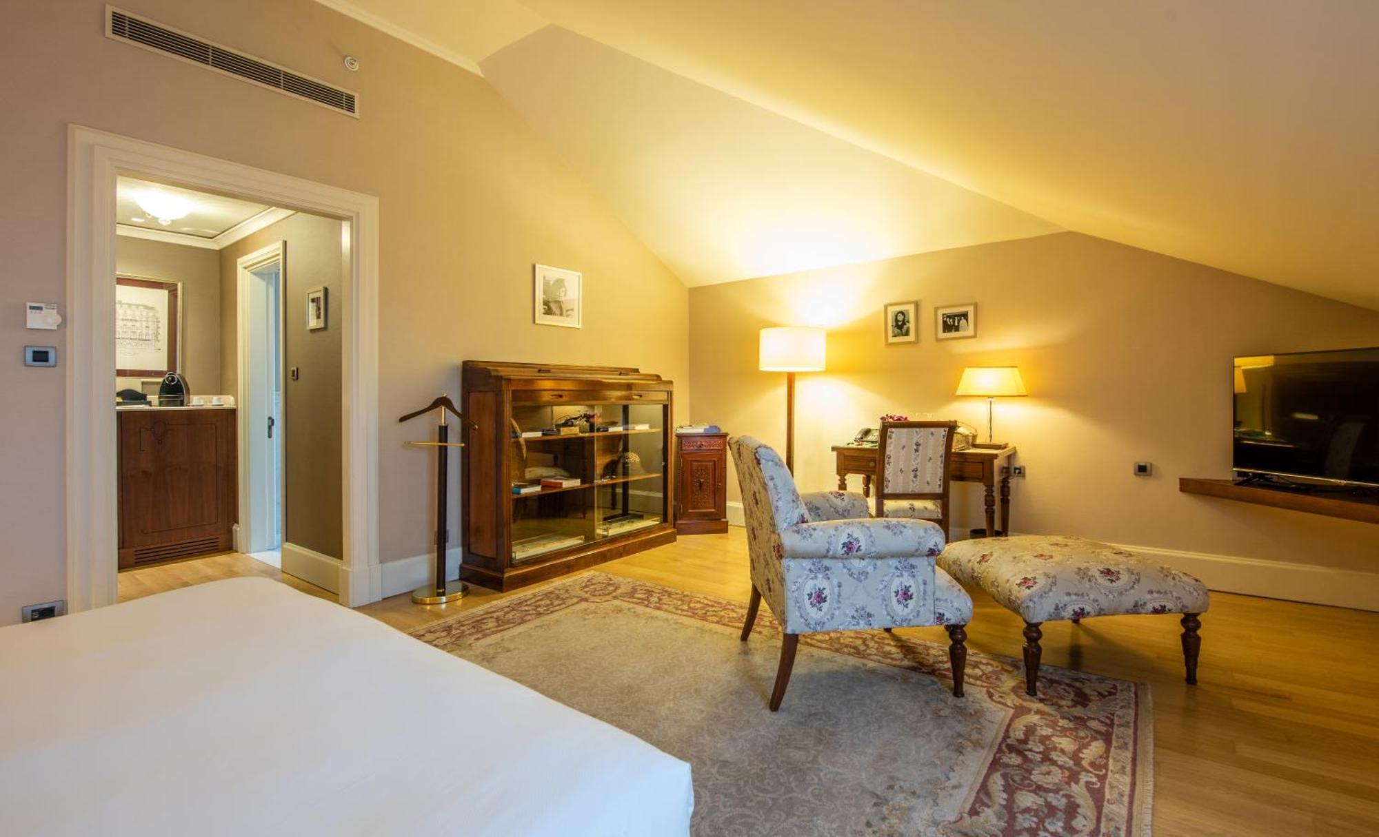 Jacqueline Onassis Kennedy Room