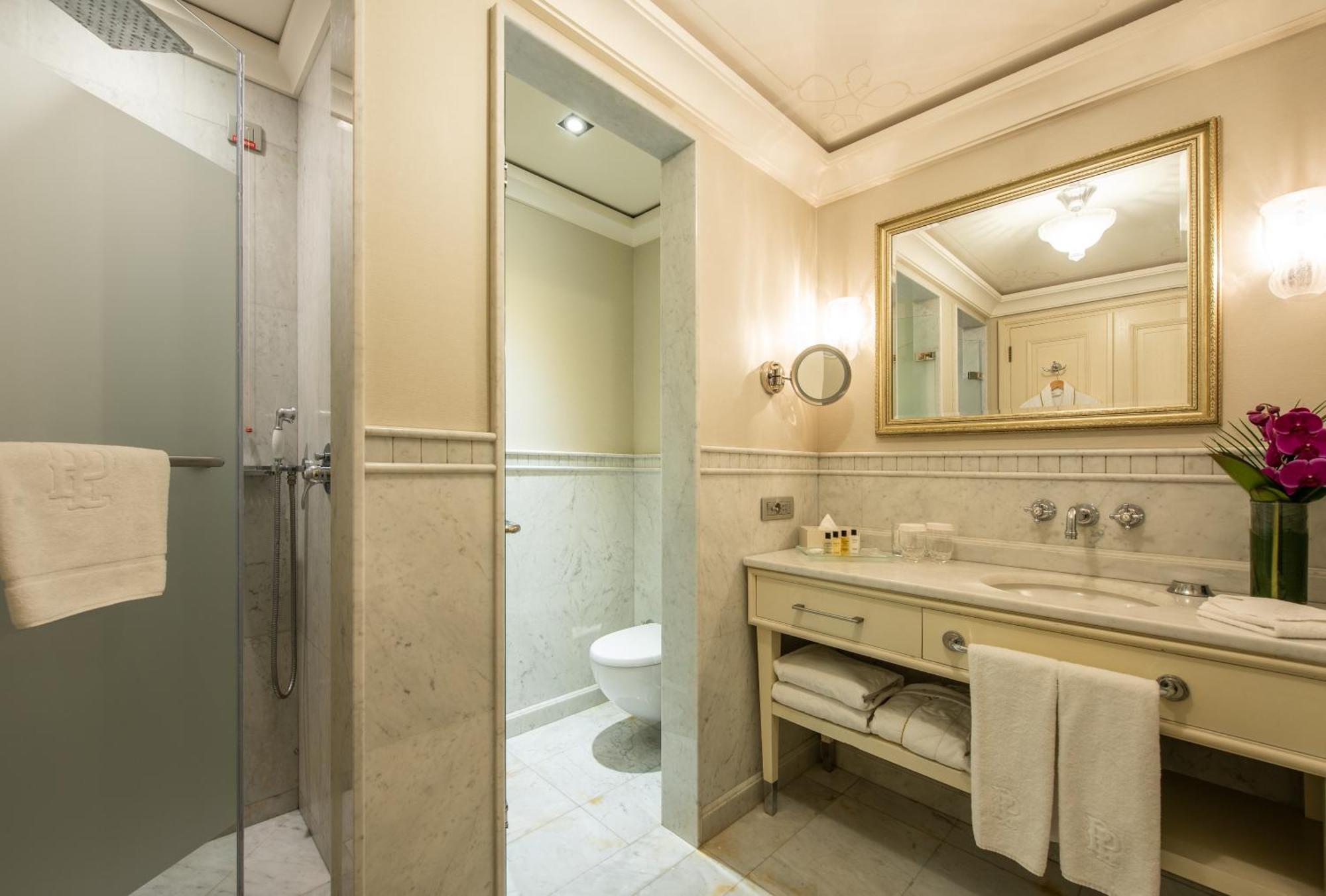 Grand Pera Triple Room