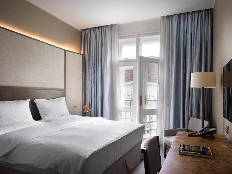 Deluxe Double Room Balcony Lounge Wellness Access