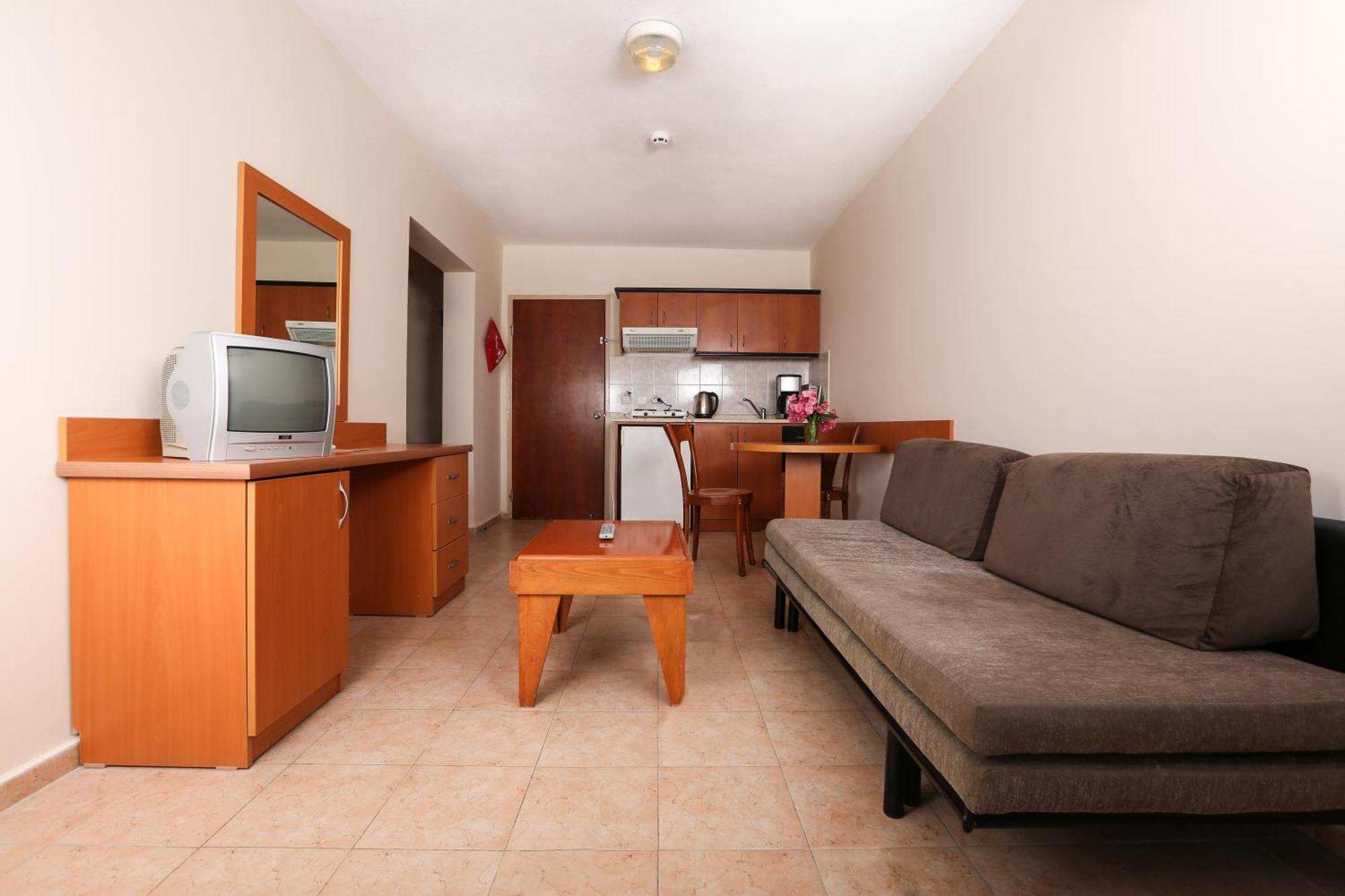 One-Bedroom Suite Garden View
