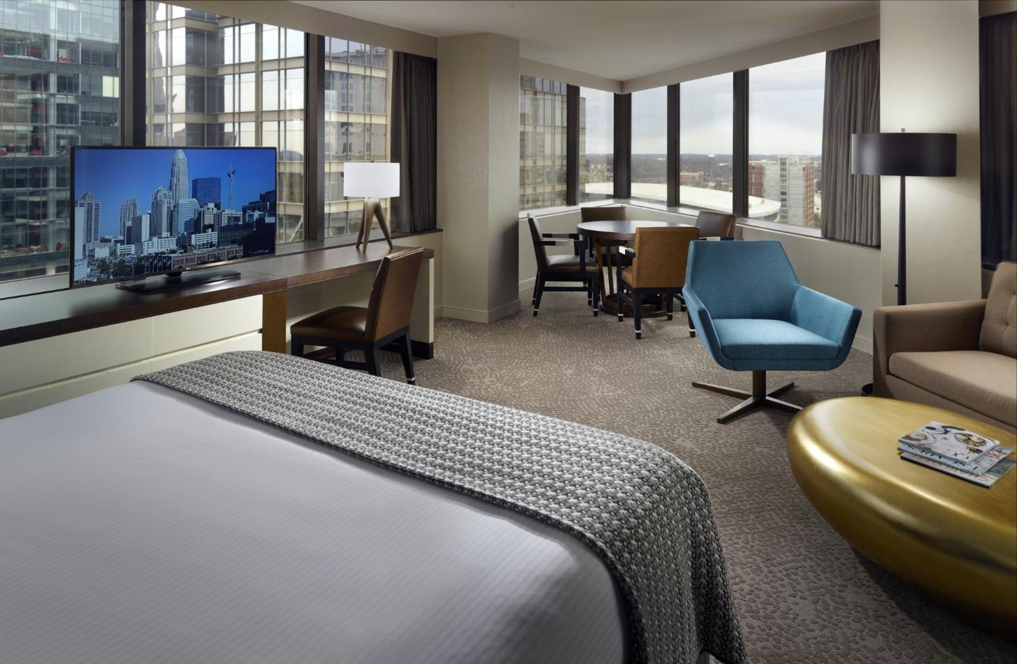 Executive Suite - 1 King Bed,1275798892:JPEG