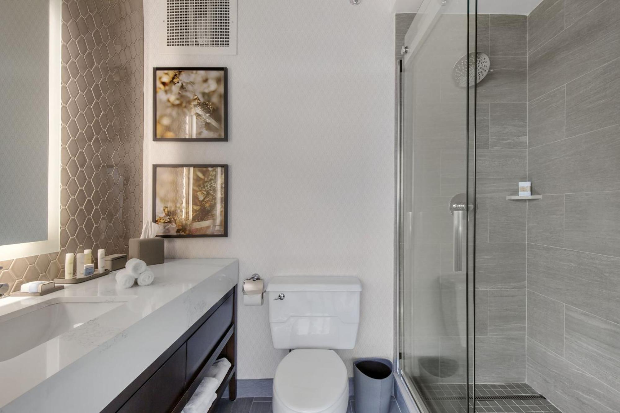 Club Premier Room - 2 Queen Beds,1275796198:JPEG