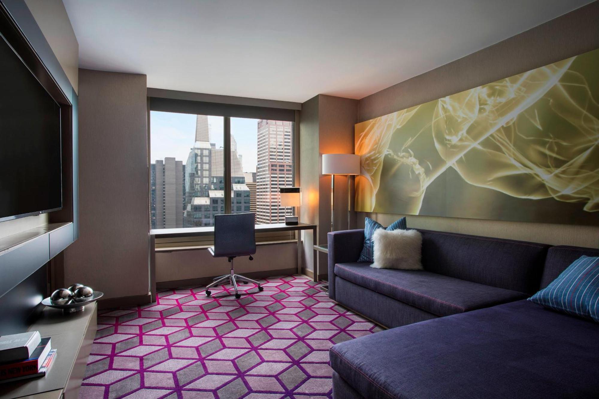 Fantastic Suite, 1 King, Sofa bed, Broadway View,1356356735:JPEG